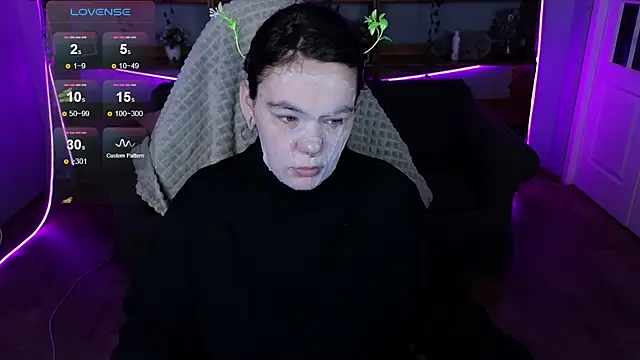 Snapshot of QwertyAnnie_Lbo chatting on 04-23-26, 01:45 QwertyAnnie Lbo online show from 04-23-26, 01:45