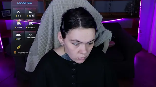 Snapshot of QwertyAnnie_Lbo chatting on 04-09-26, 11:16 QwertyAnnie Lbo online show from 04-09-26, 11:16