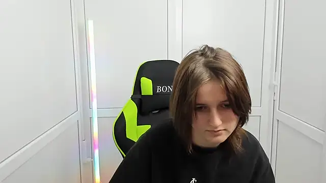 GoldenKiss online show from 04-12-26, 07:11