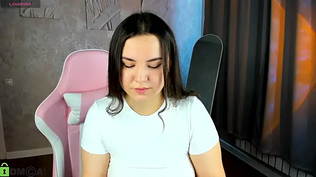 Nelie Evans online show from 07-03-26, 01:01