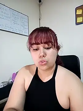 Snapshot of AliceScoot_ chatting on 05-11-26, 06:27 AliceScoot online show from 05-11-26, 06:27