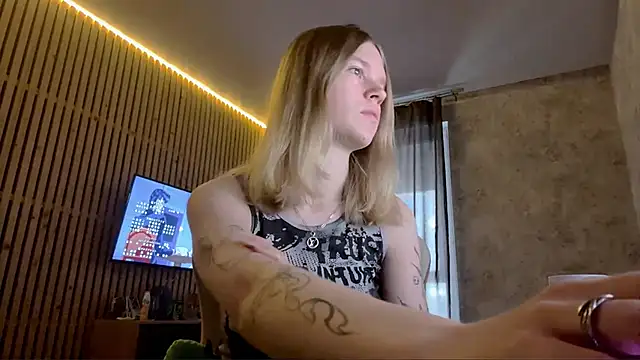 StaciDrier online show from 04-09-26, 01:28