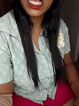 Snapshot of Tamilmoon006 chatting on 07-02-26, 12:44 Tamilmoon006 online show from 07-02-26, 12:44