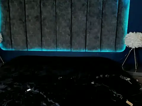 AlanaVelascos online show from 05-04-26, 08:11