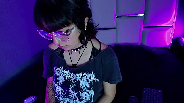 Snapshot of BadEmyXO chatting on 05-20-26, 03:36 BadEmyXO online show from 05-20-26, 03:36