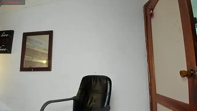 SarahQ65 online show from 04-14-26, 01:38