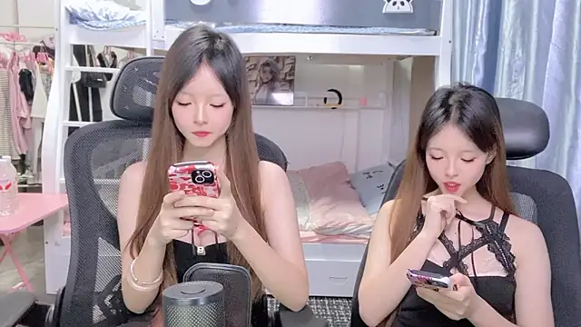xiaoqiao-daqiao online show from 05-05-26, 06:33