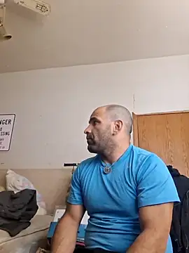 Snapshot of fitguy4u chatting on 05-20-26, 07:44 fitguy4u online show from 05-20-26, 07:44