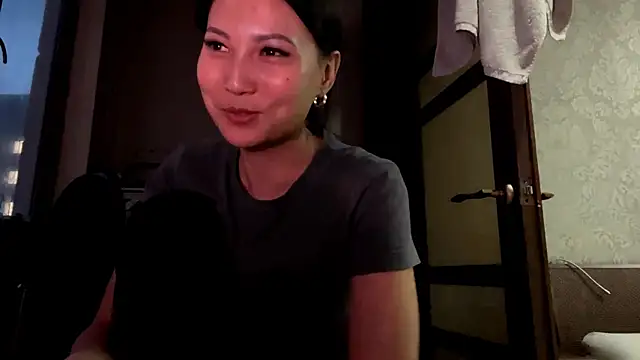 MiaPoison online show from 04-14-26, 02:11