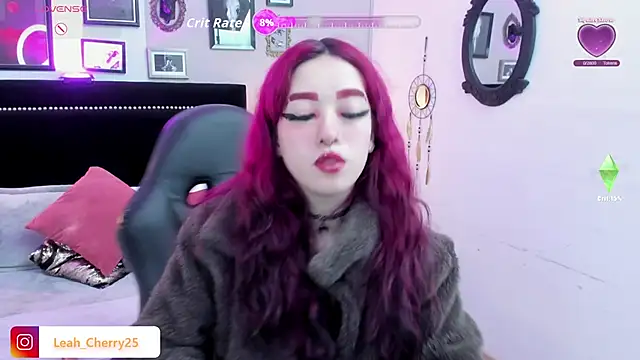 Snapshot of Leah_cherry chatting on 06-22-26, 09:34 Leah cherry online show from 06-22-26, 09:34