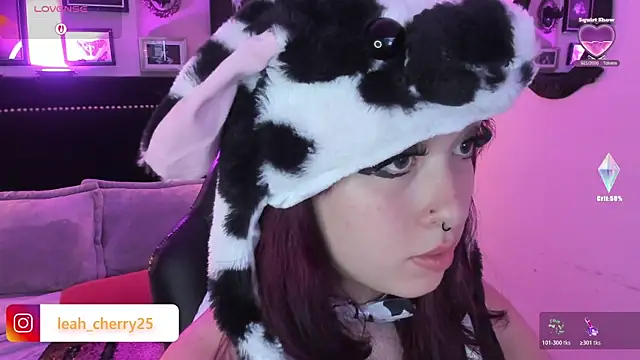 Snapshot of Leah_cherry chatting on 06-04-26, 09:36 Leah cherry online show from 06-04-26, 09:36