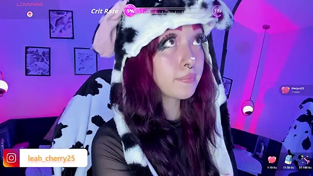 Snapshot of Leah_cherry chatting on 05-18-26, 04:07 Leah cherry online show from 05-18-26, 04:07