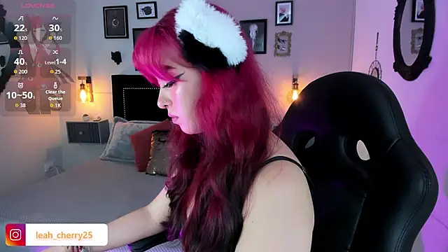 Snapshot of Leah_cherry chatting on 05-05-26, 10:24 Leah cherry online show from 05-05-26, 10:24