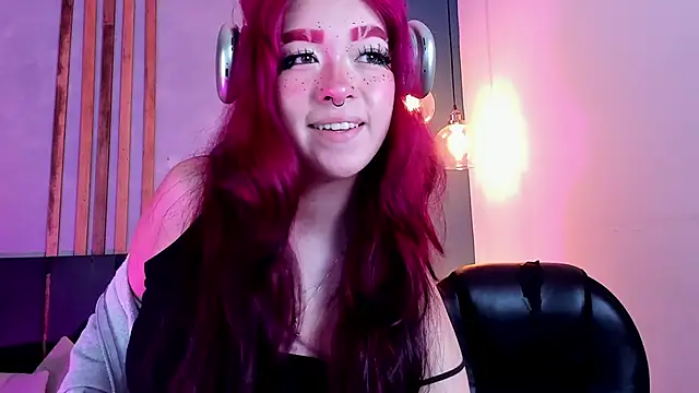 Snapshot of Leah_cherry chatting on 06-09-26, 04:02 Leah cherry online show from 06-09-26, 04:02