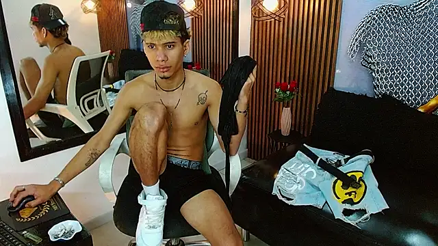 Skinny cute Alyer online show from 06-25-26, 05:12