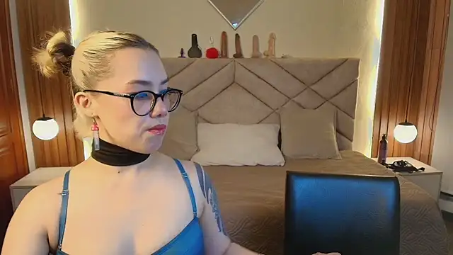 NoahAndGaia online show from 05-28-26, 07:42
