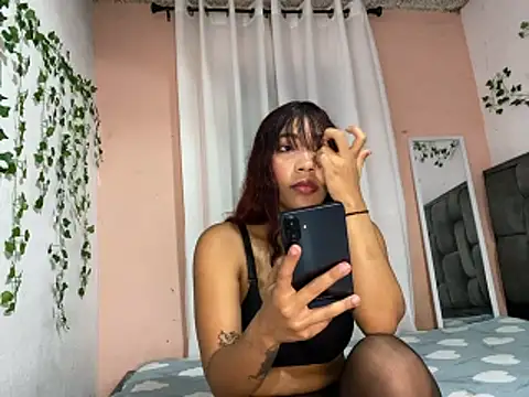 Snapshot of Dayle69 chatting on 04-13-26, 12:14 Dayle69 online show from 04-13-26, 12:14