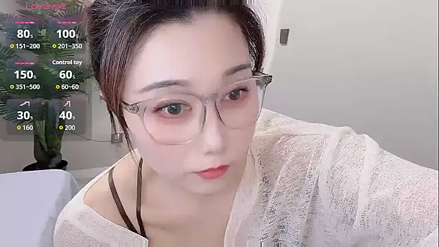Snapshot of Yunxi- chatting on 06-09-26, 02:07 Yunxi- online show from 06-09-26, 02:07