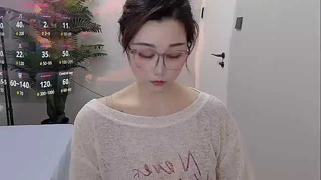 Snapshot of Yunxi- chatting on 05-18-26, 02:11 Yunxi- online show from 05-18-26, 02:11
