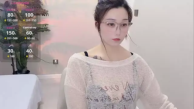 Snapshot of Yunxi- chatting on 05-26-26, 02:15 Yunxi- online show from 05-26-26, 02:15