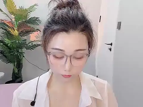 Snapshot of Yunxi- chatting on 04-19-26, 04:24 Yunxi- online show from 04-19-26, 04:24