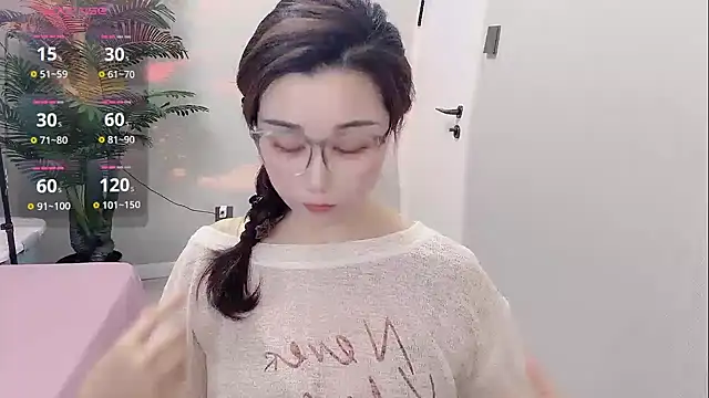 Snapshot of Yunxi- chatting on 05-06-26, 01:37 Yunxi- online show from 05-06-26, 01:37