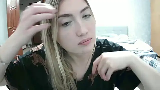 Mira royy online show from 05-29-26, 04:13