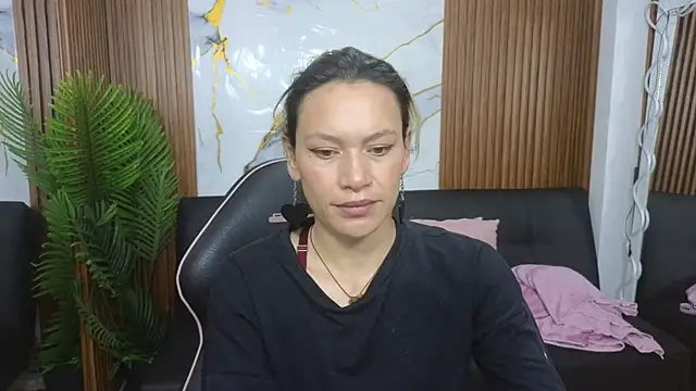 Snapshot of alonddra_tay chatting on 06-08-26, 11:33 alonddra tay online show from 06-08-26, 11:33