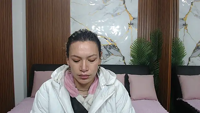 Snapshot of alonddra_tay chatting on 04-22-26, 11:39 alonddra tay online show from 04-22-26, 11:39