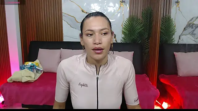 Snapshot of alonddra_tay chatting on 04-14-26, 11:48 alonddra tay online show from 04-14-26, 11:48