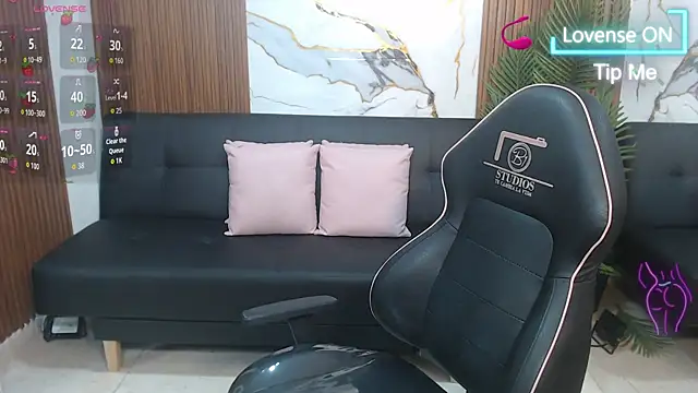 Snapshot of alonddra_tay chatting on 05-24-26, 11:32 alonddra tay online show from 05-24-26, 11:32
