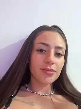 valesaenz   online show from 04-22-26, 02:40