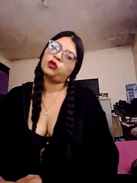 Snapshot of SOFI__10 chatting on 04-26-26, 02:20 SOFI 10 online show from 04-26-26, 02:20