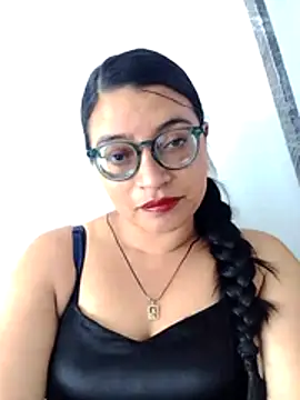 Snapshot of SOFI__10 chatting on 04-19-26, 06:10 SOFI 10 online show from 04-19-26, 06:10