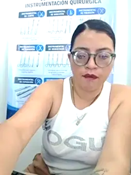Snapshot of SOFI__10 chatting on 04-26-26, 02:25 SOFI 10 online show from 04-26-26, 02:25
