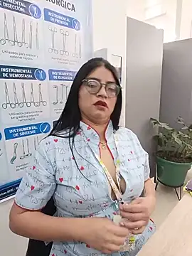 Snapshot of SOFI__10 chatting on 05-15-26, 02:48 SOFI 10 online show from 05-15-26, 02:48