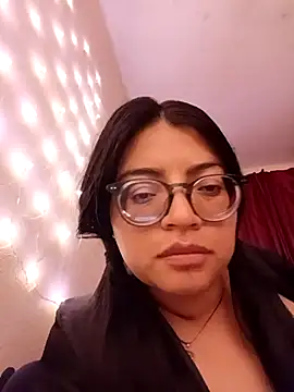 Snapshot of SOFI__10 chatting on 05-02-26, 04:28 SOFI 10 online show from 05-02-26, 04:28