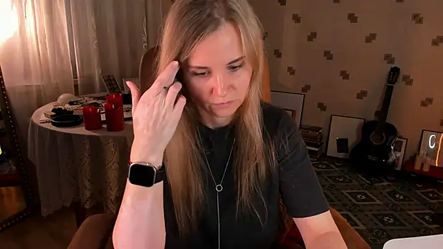 MiaSparkes online show from 06-11-26, 10:01