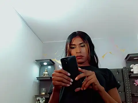 Snapshot of Naomisaenz01 chatting on 05-30-26, 06:57 Naomisaenz01 online show from 05-30-26, 06:57