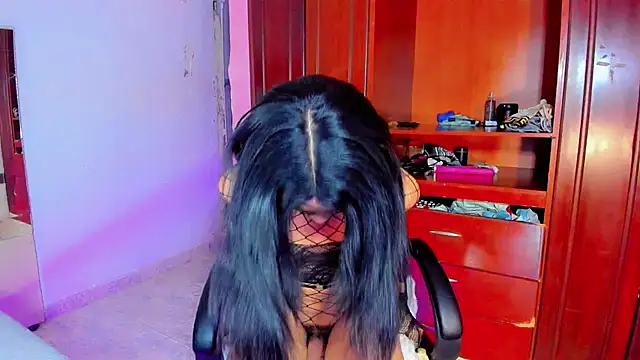 Snapshot of Naomisaenz01 chatting on 06-28-26, 01:56 Naomisaenz01 online show from 06-28-26, 01:56