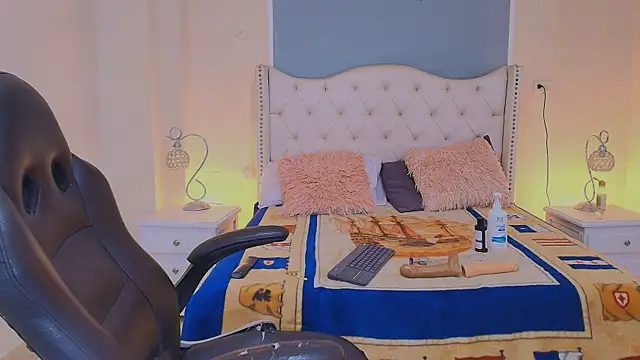 elizabeth santos1 online show from 05-18-26, 09:19