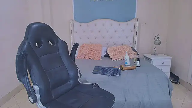 elizabeth santos1 online show from 05-15-26, 11:36