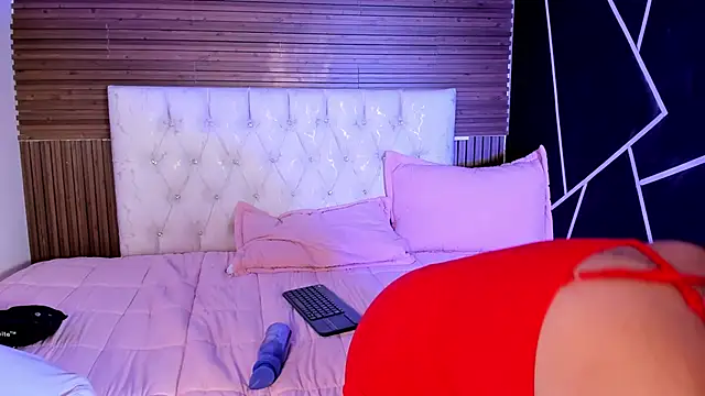 Andrewandlizzy online show from 04-13-26, 04:27