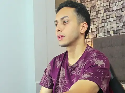 Snapshot of Zack_isback chatting on 04-15-26, 07:18 Zack isback online show from 04-15-26, 07:18