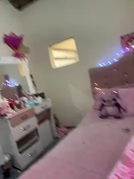 Snapshot of Miakittyyy chatting on 04-13-26, 02:32 Miakittyyy online show from 04-13-26, 02:32