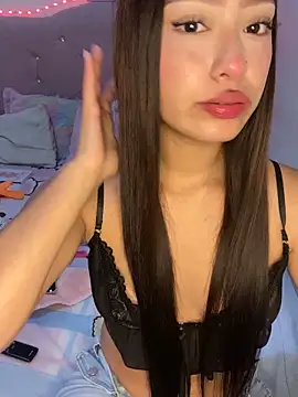 Snapshot of Miakittyyy chatting on 06-17-26, 02:05 Miakittyyy online show from 06-17-26, 02:05
