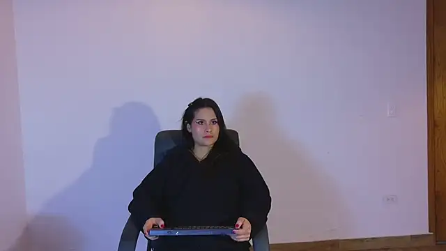 Snapshot of alanis_22 chatting on 07-02-26, 07:14 alanis 22 online show from 07-02-26, 07:14