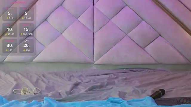 giigii hadidd online show from 04-15-26, 07:58