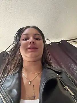 Lucyfer-fire online show from 05-25-26, 11:20