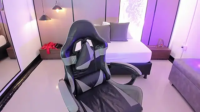 jade spinters online show from 07-13-26, 05:45